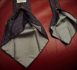 Seven-fold silk tie--The high-end tie from Xiuhe