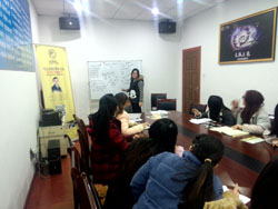 The learning seminar of young girls from Xiuhe tie factory
